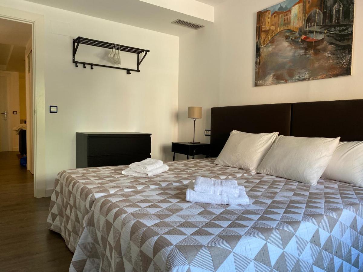 Lc Apartamentos Cesar Augusto Сарагоса Экстерьер фото