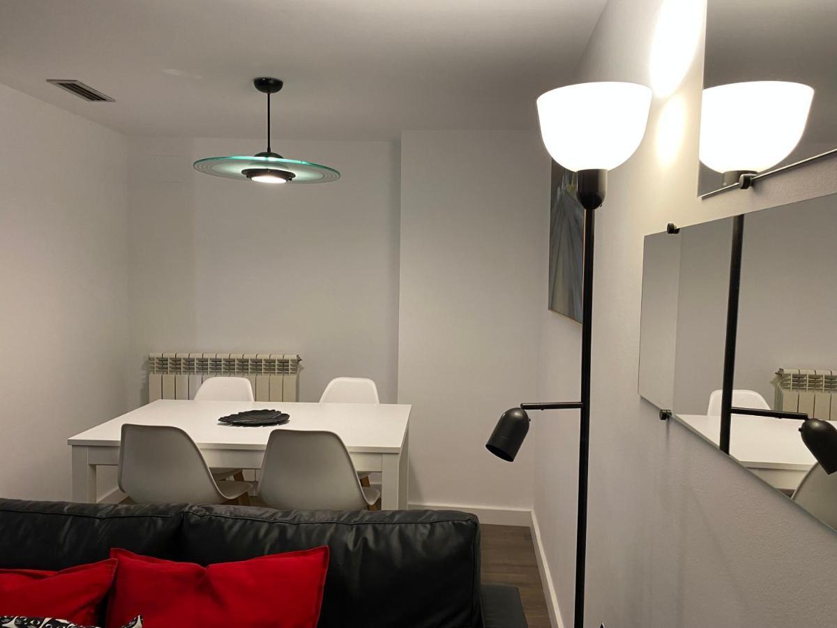 Lc Apartamentos Cesar Augusto Сарагоса Экстерьер фото