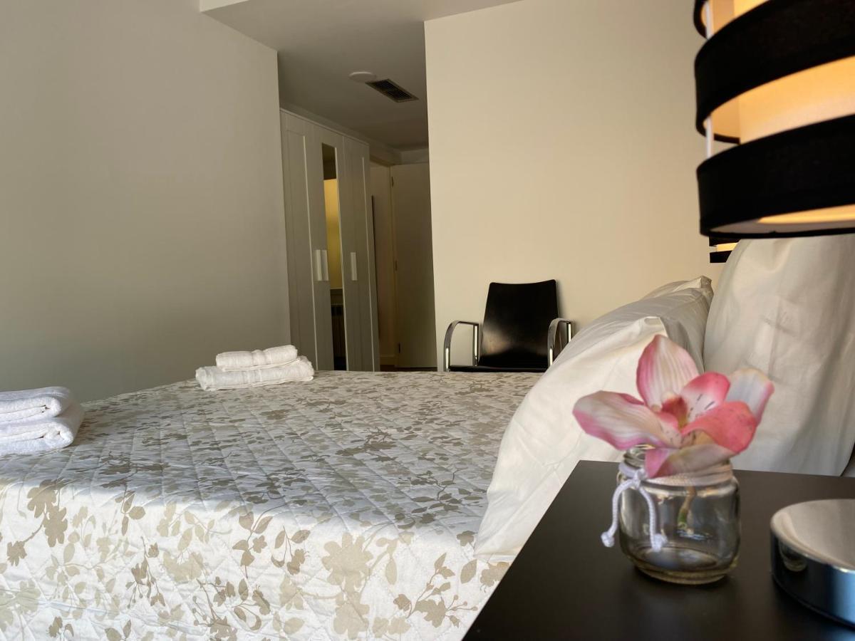 Lc Apartamentos Cesar Augusto Сарагоса Экстерьер фото