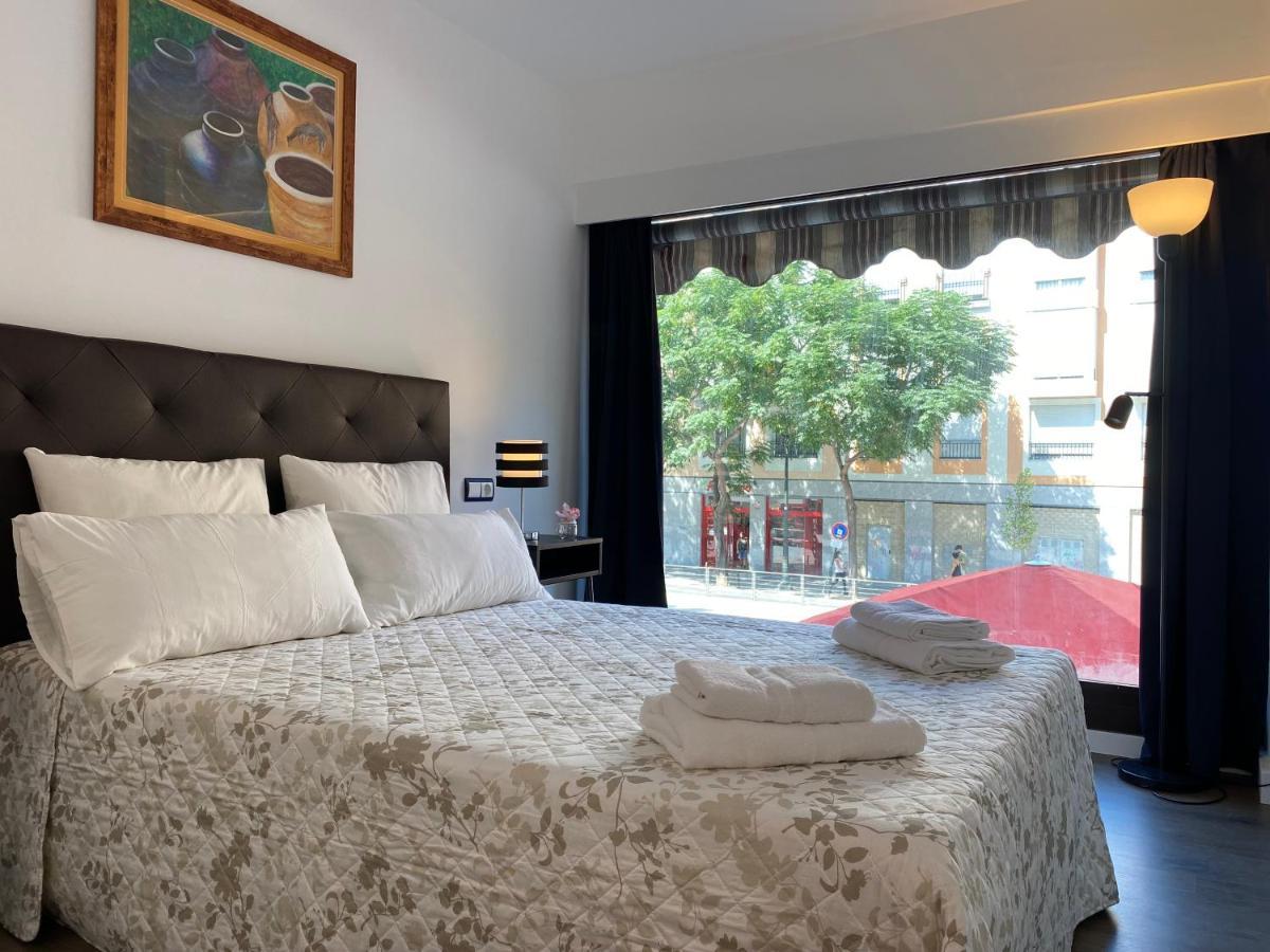 Lc Apartamentos Cesar Augusto Сарагоса Экстерьер фото