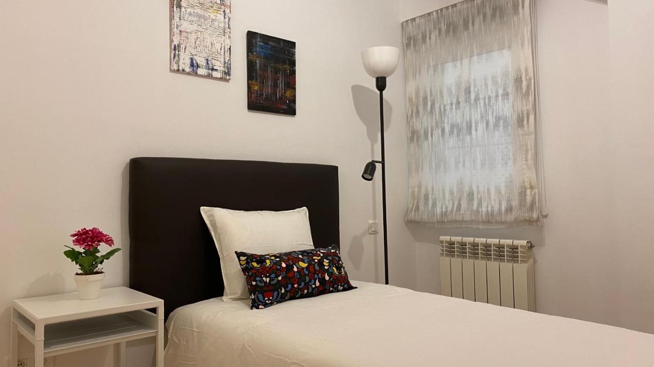 Lc Apartamentos Cesar Augusto Сарагоса Экстерьер фото